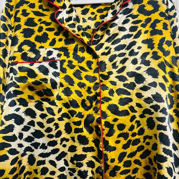 Pajamagram Women XL 2 Pc Pajama Soft Silky Leopard Satin Top/ Bottom. - Picture 5 of 8